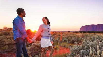 Uluru: Half-Day Uluru-Kata Tjuta National Park Sunset Tour with Sparkling Wine & Transfers