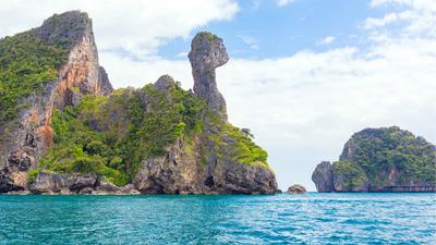 Half-Day Private Island-Hopping Tour via Local Longtail Boat with Snorkelling & Fresh Fruit