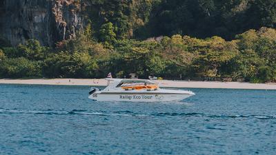 Krabi: Half-Day Speedboat Private Island Hopping Tour with Snorkelling & Fresh Fruit Provided