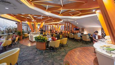 Bali: Relax Before Your Flight with Access to Premier Departure Lounge at Denpasar International Airport