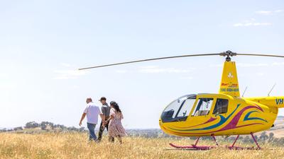 Barossa Valley: Private Southern Barossa Scenic 10-Minute Heli-Flight & Romantic Picnic with Wine for Two