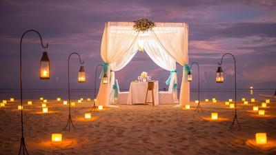 Bali: Romantic Five-Course Dinner & Bottle of Sparkling Wine for Two on Sanur Beach