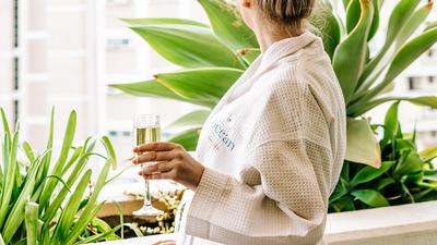 Gold Coast: Indulge in a Luxurious Two-Hour Spa Package with Post-Treatment Sparkling Wine, Cheese & Crackers
