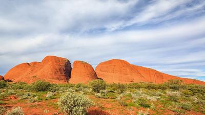 Uluru: Half-Day Uluru Sunrise & Kata Tjuta Tour with Transfers