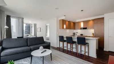 Level Vancouver - Yaletown Seymour, Vancouver, Canada