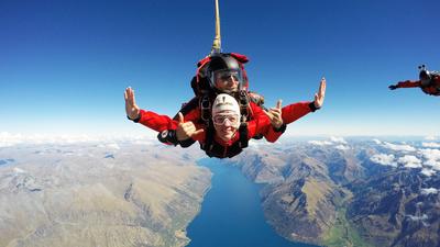 Queenstown: Exhilarating Tandem Skydive Experience up to 9,000ft with NZONE Skydive