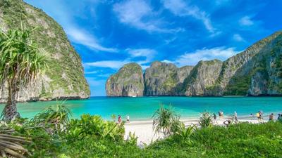 Full-Day Phi Phi Islands Exploration with Sunset Cruise, Reef Snorkelling, Lunch & Return Transfers 