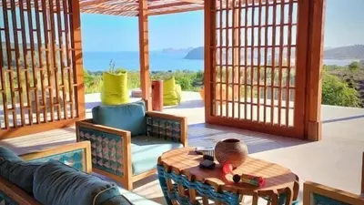 Lobster Bay Resort, Mertak, Indonesia