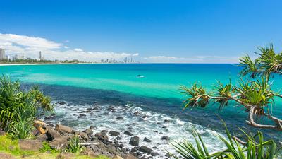 Gold Coast: Interactive Mystery Picnic Experience for Two in Burleigh Heads