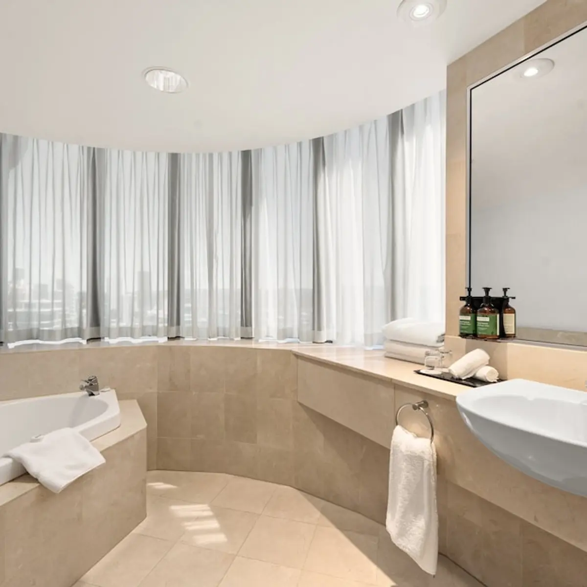 Crowne Plaza Surfers Paradise by IHG, Surfers Paradise, Australia 3