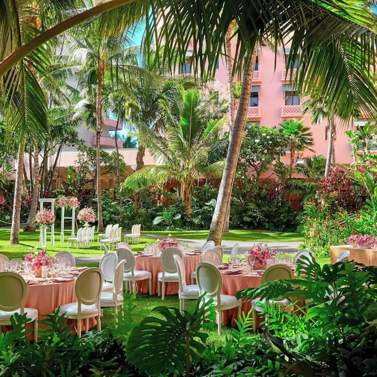 The Royal Hawaiian, a Luxury Collection Resort, Waikiki, Honolulu, United States 4