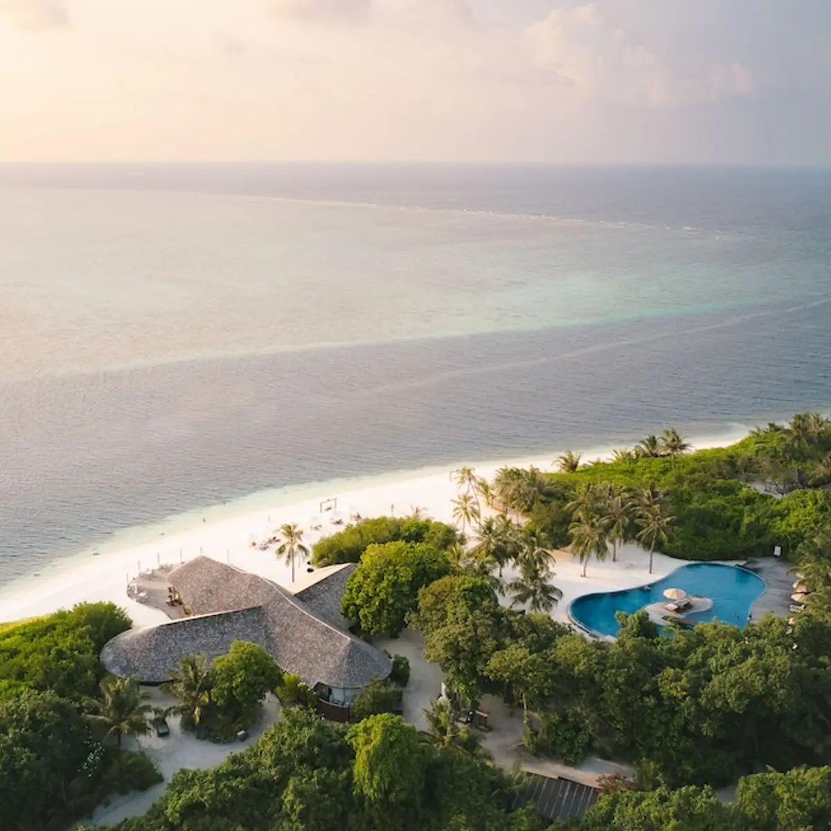 Hideaway Beach Resort and Spa, Dhonakulhi, Maldives 8