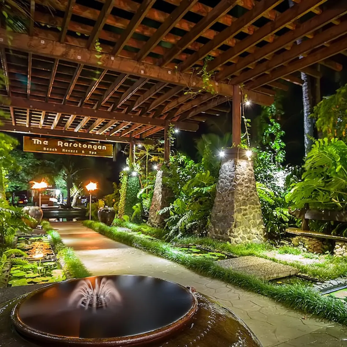 The Rarotongan Beach Resort & Lagoonarium, Rarotonga, Cook Islands 2