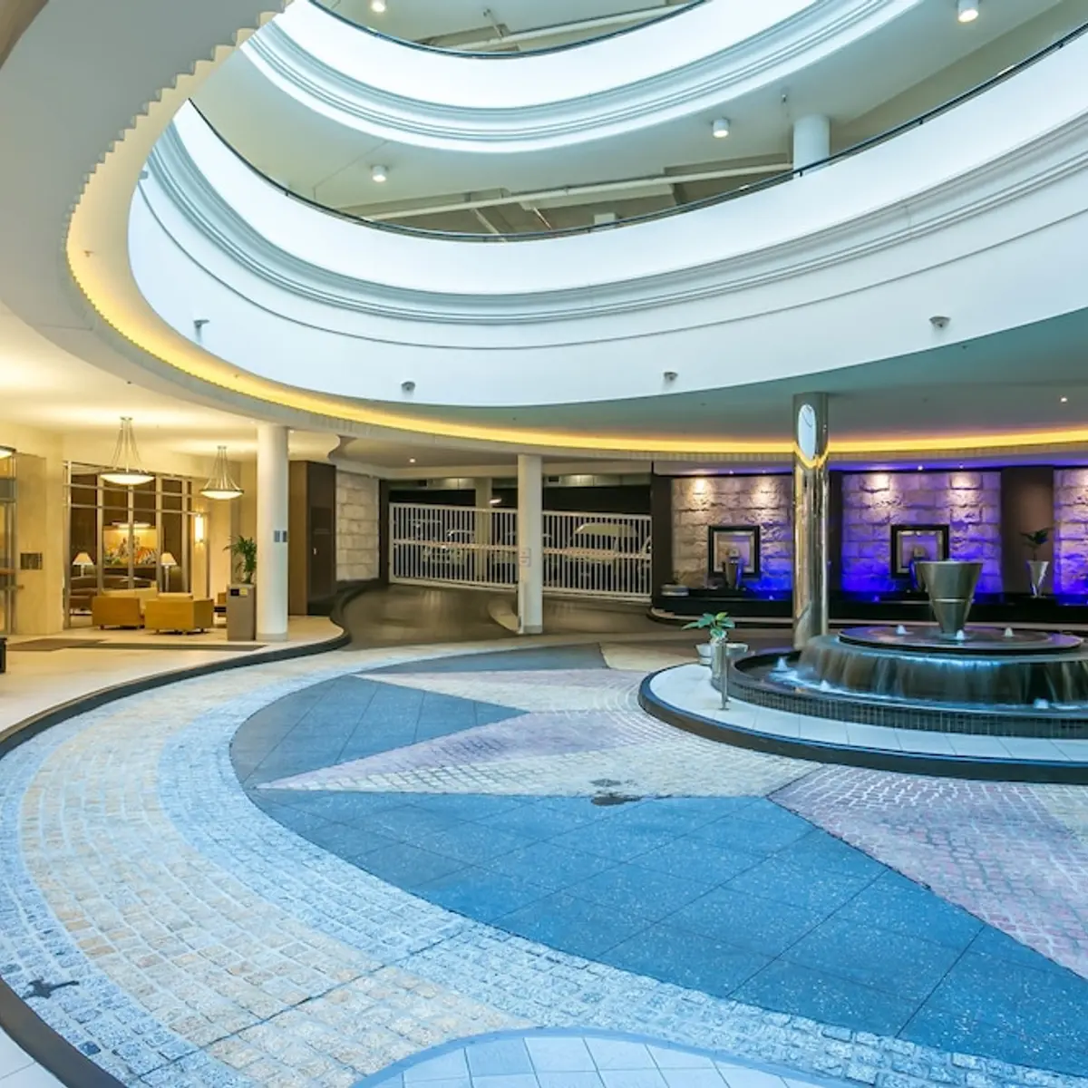 Mantra Towers of Chevron, Surfers Paradise, Australia 3