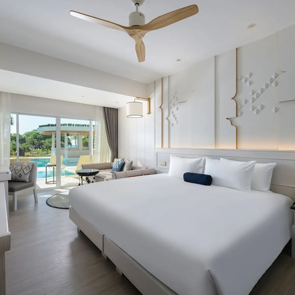 Thavorn Palm Beach Resort Phuket, Karon, Thailand 4