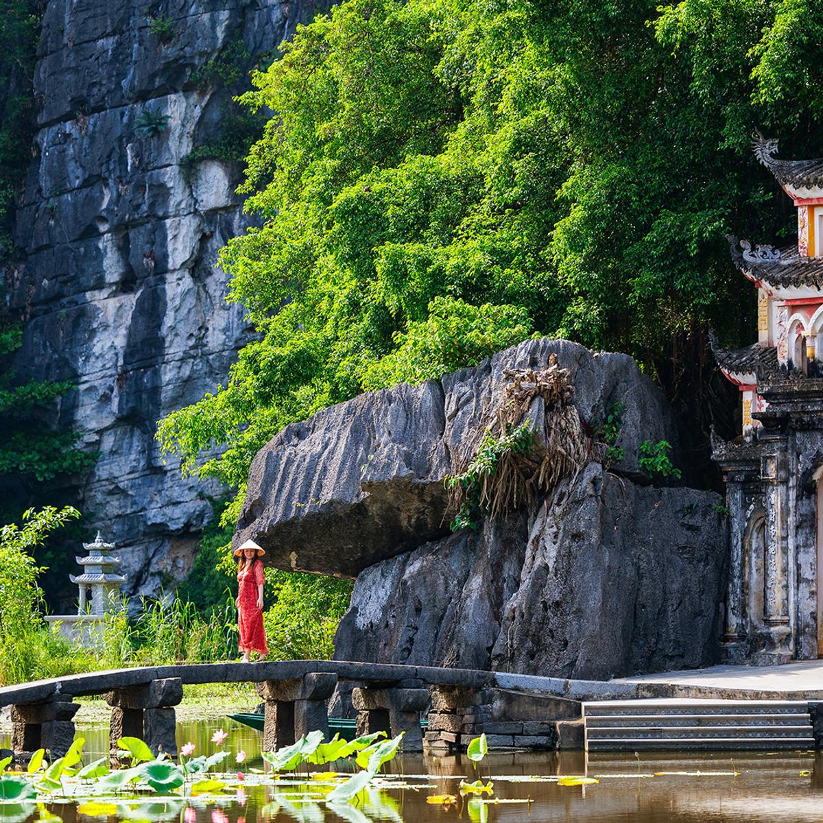 Deluxe 17-Day Ultimate Vietnam with Sapa, Hue & Hoi An 2027 by  6
