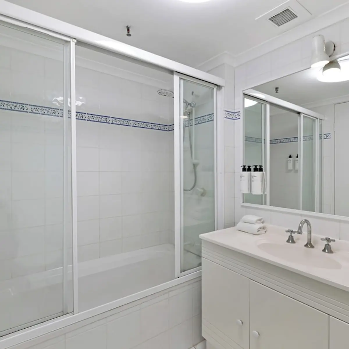 ULTIQA Beach Haven At Broadbeach, Broadbeach, Australia 3