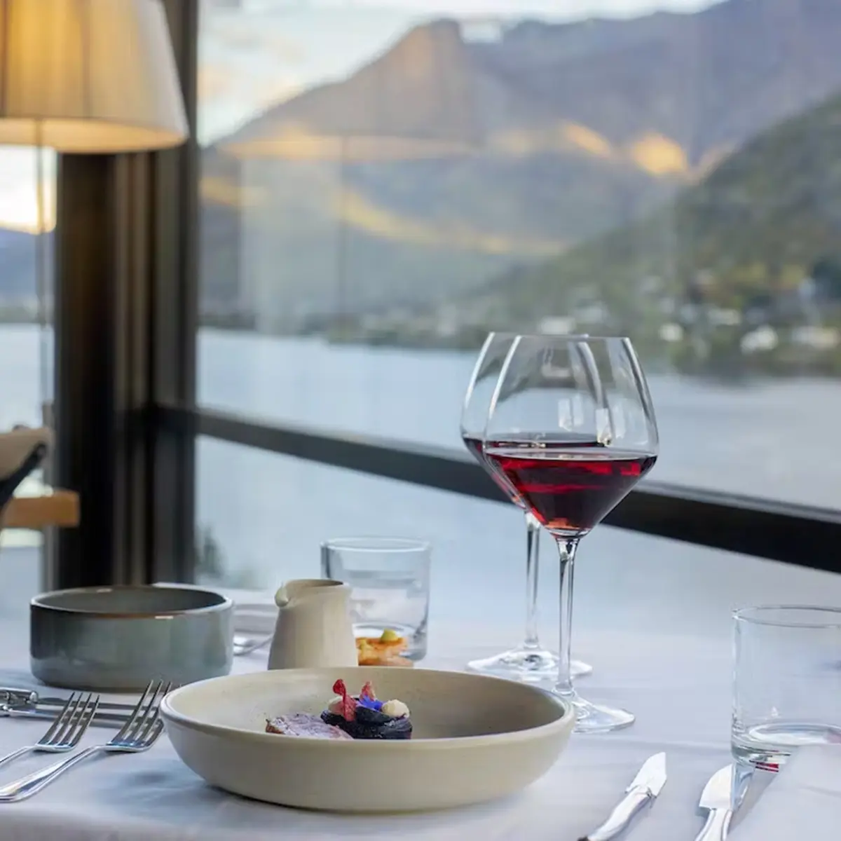 The Rees Hotel, Luxury Apartments and Lakeside Residences, Queenstown, New Zealand 4