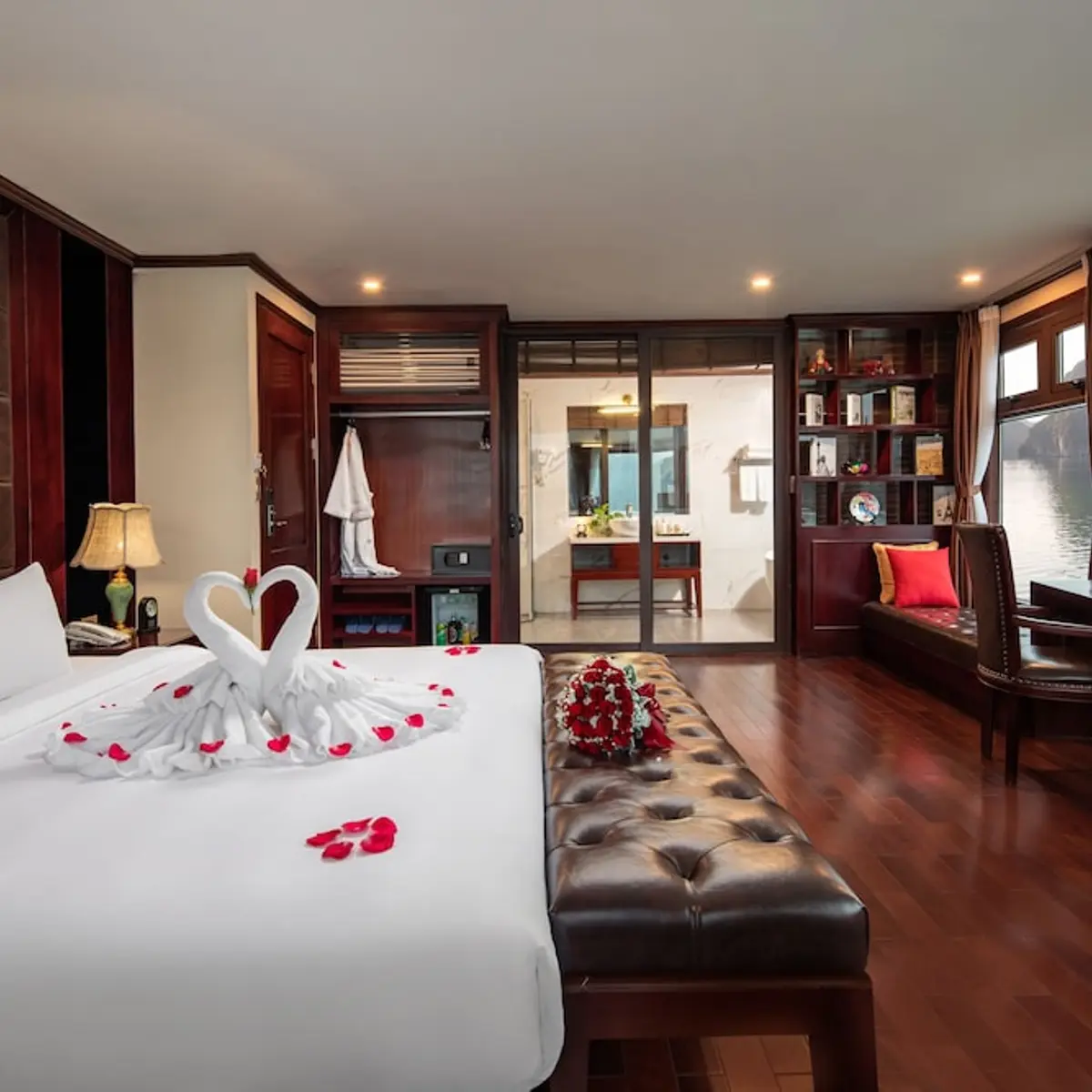 Dora Cruise, Ha Long, Vietnam 1