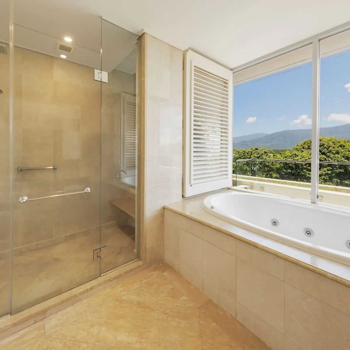 Pullman Reef Hotel Casino, Cairns, Australia 3