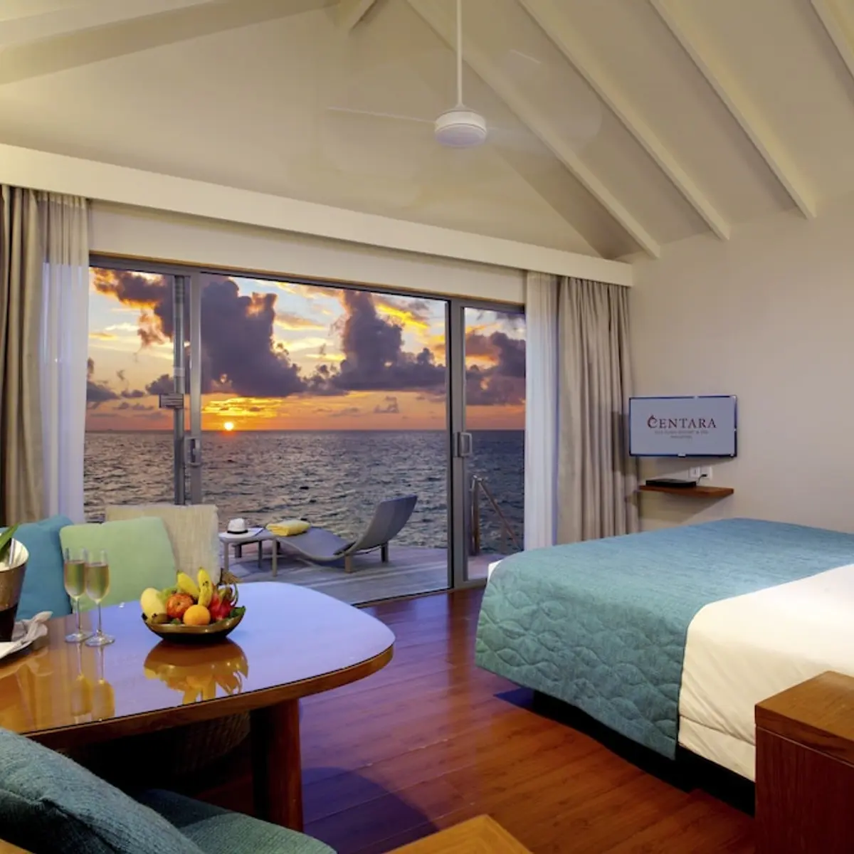 Centara Ras Fushi Resort & Spa Maldives - Adults Only, Giravaru, Maldives 4