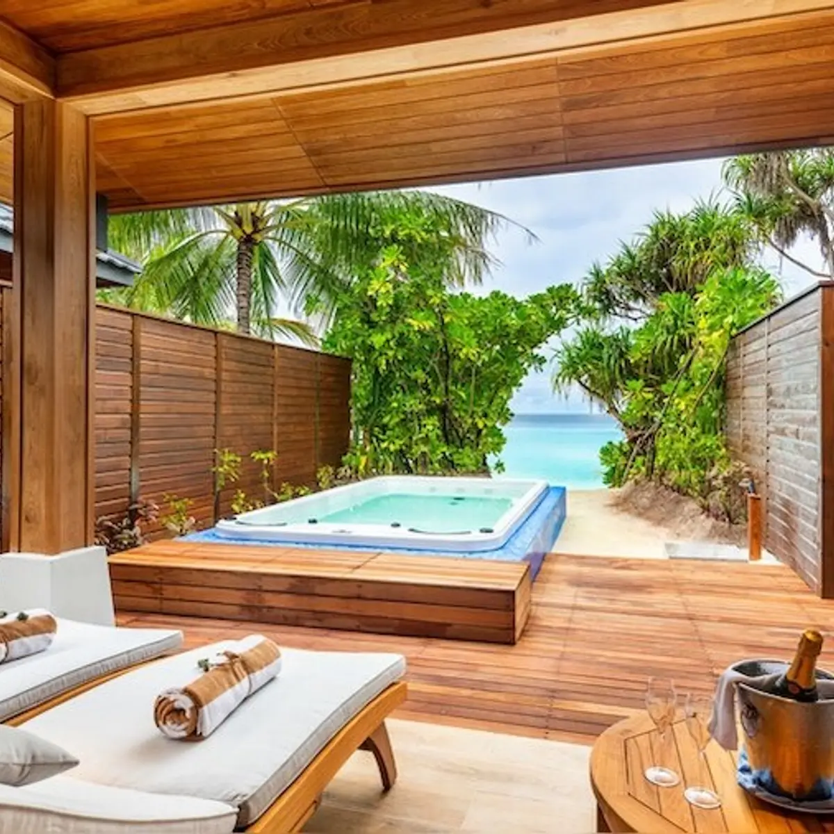 Lily Beach Resort and Spa, Huvahendhoo, Maldives 6