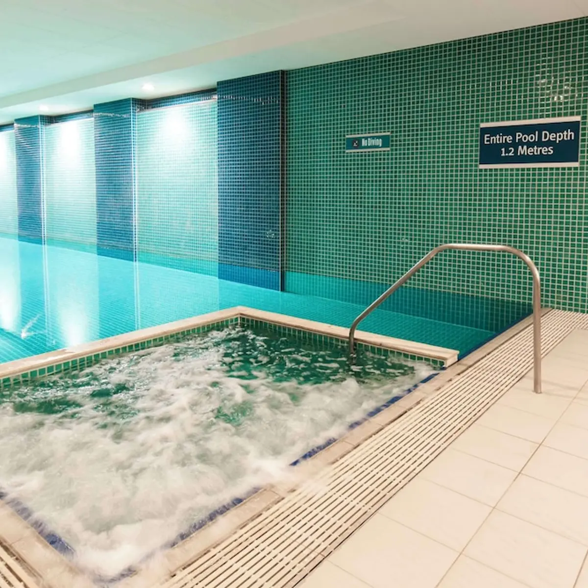 Oaks Glenelg Plaza Pier Suites, Glenelg, Australia 5
