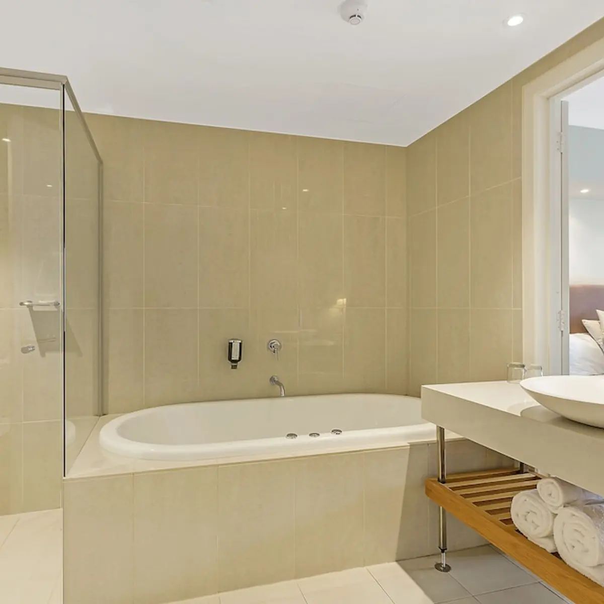 Deep Blue Hotel & Hot Springs, Warrnambool, Australia 5