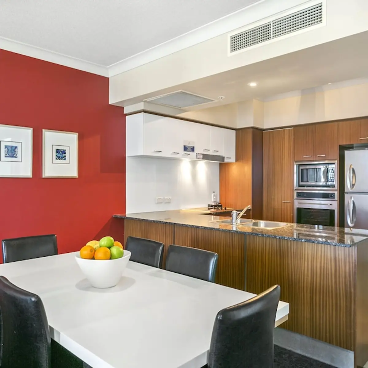 Mantra Towers of Chevron, Surfers Paradise, Australia 4