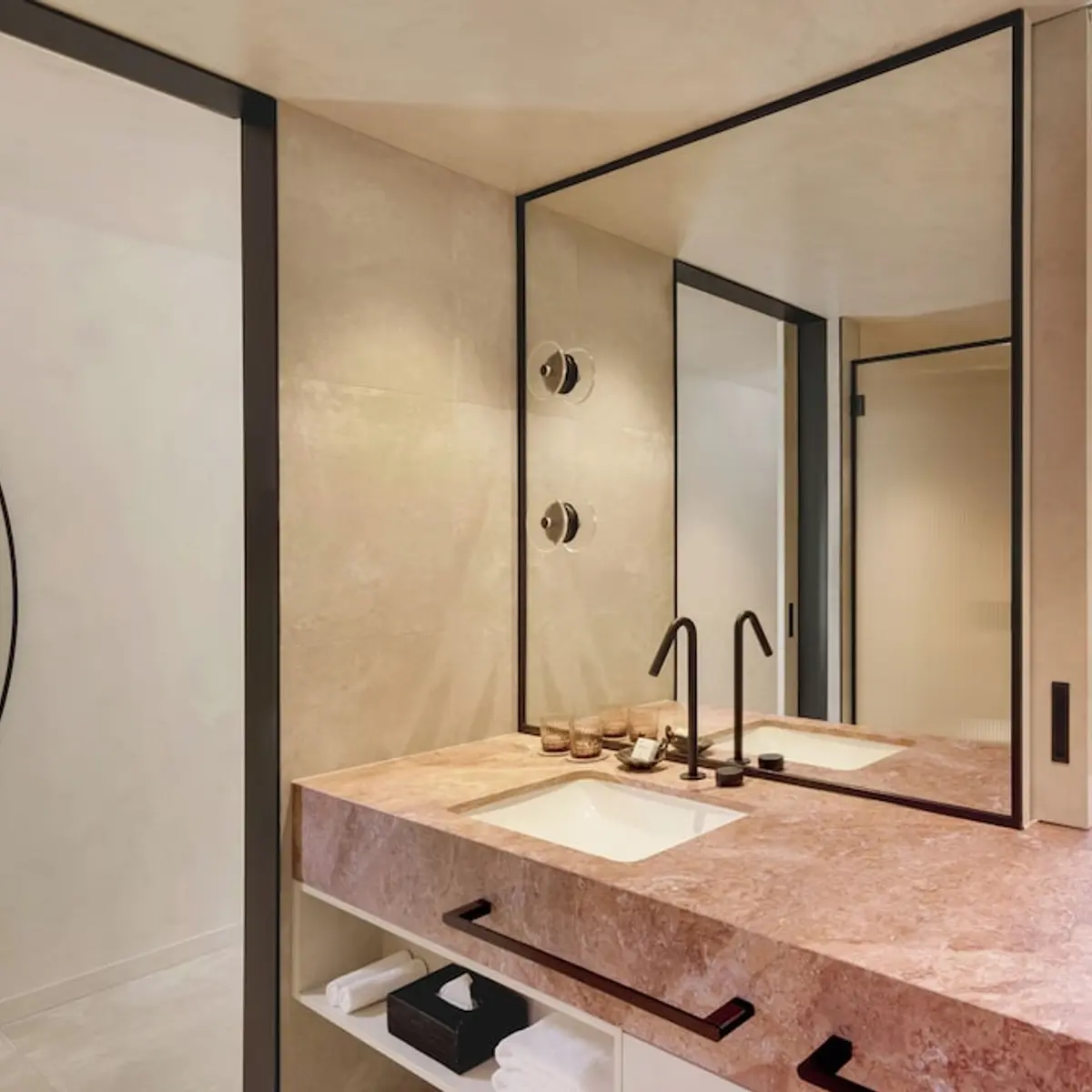 Mondrian Gold Coast, Burleigh Heads, Australia 7