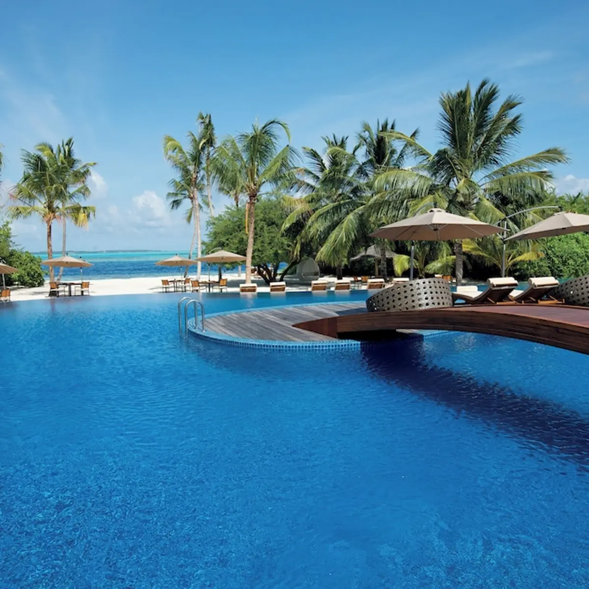 Hideaway Beach Resort and Spa, Dhonakulhi, Maldives 4