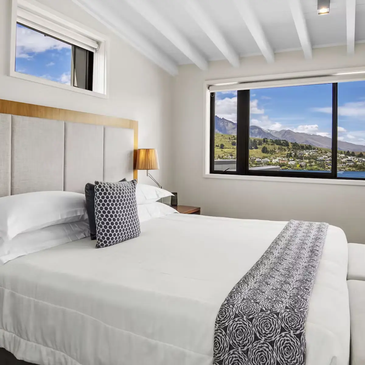 The Rees Hotel, Luxury Apartments and Lakeside Residences, Queenstown, New Zealand 3