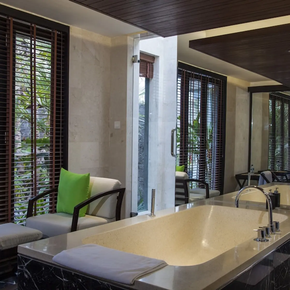 Sanctoo Suites and Villas, Sukawati, Indonesia 6
