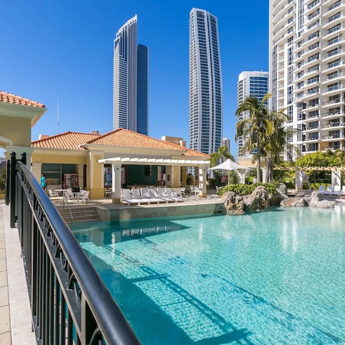 Mantra Towers of Chevron, Surfers Paradise, Australia 8