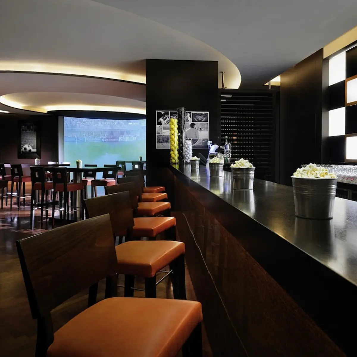 Mövenpick Hotel Jumeirah Beach, Dubai, United Arab Emirates 4