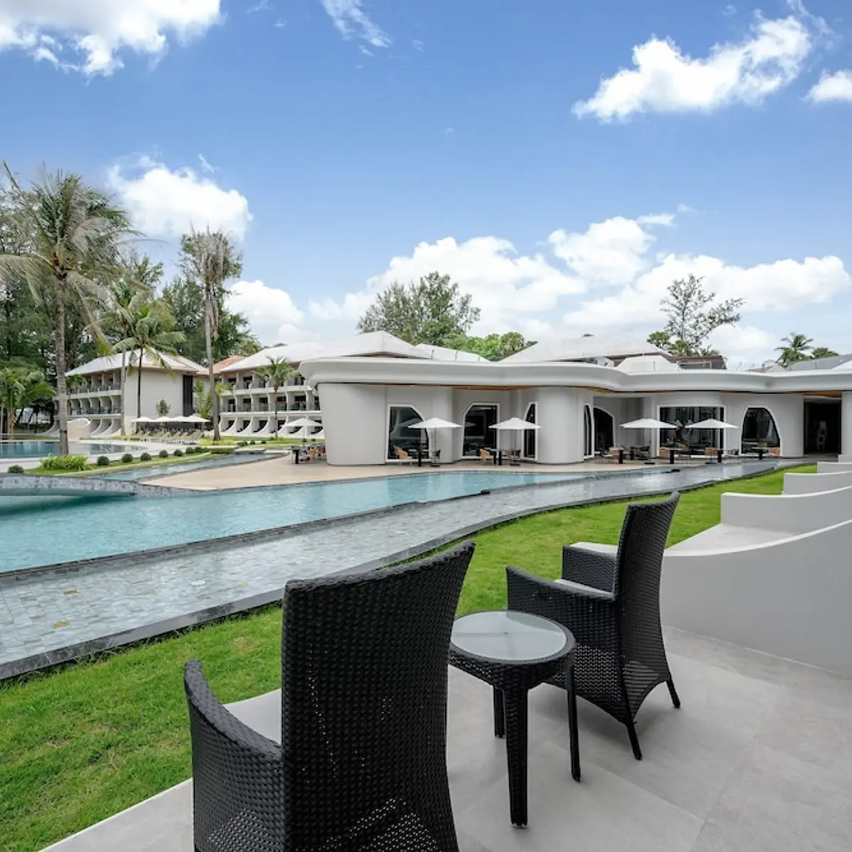 Amora Beach Resort Phuket, Choeng Thale, Thailand 6