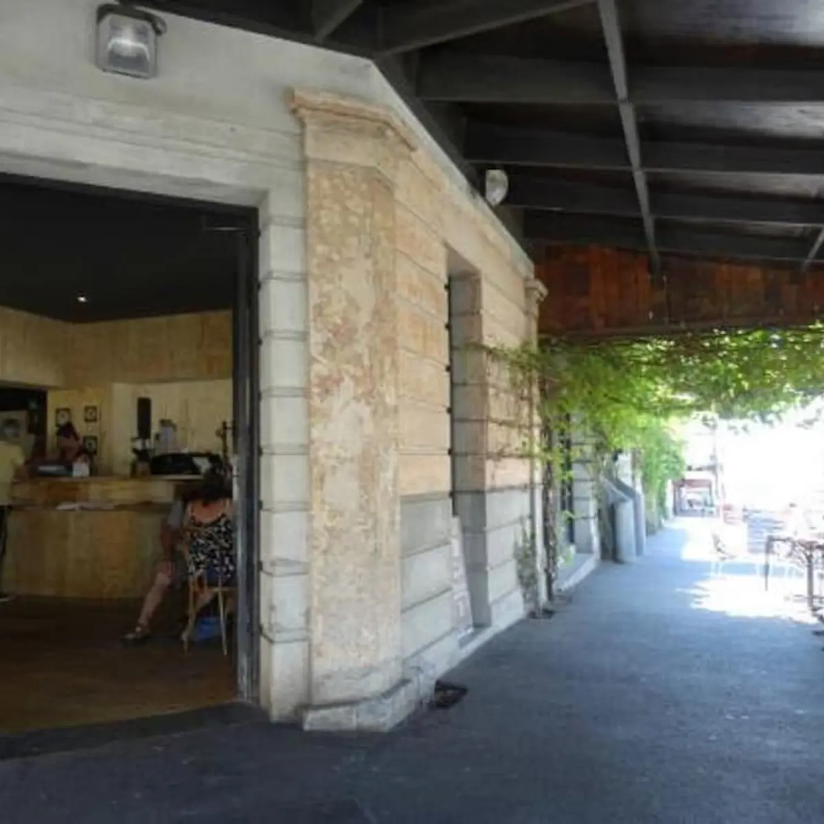 Hotel Frangos, Daylesford, Australia 5
