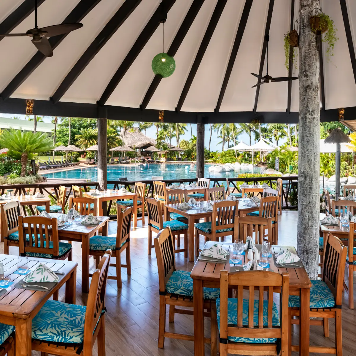 Outrigger Fiji Beach Resort, Viti Levu, Fiji 7