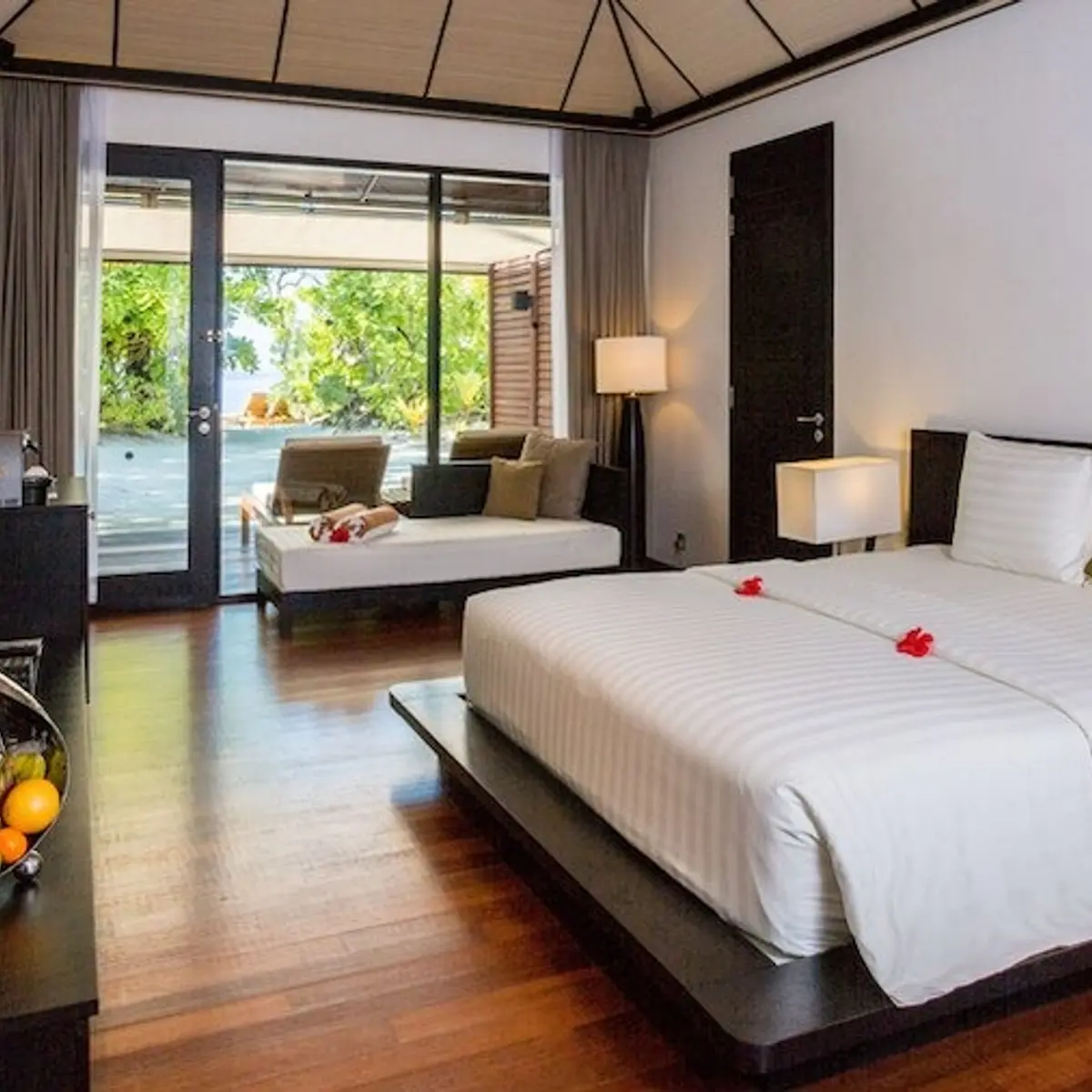 Lily Beach Resort and Spa, Huvahendhoo, Maldives 3