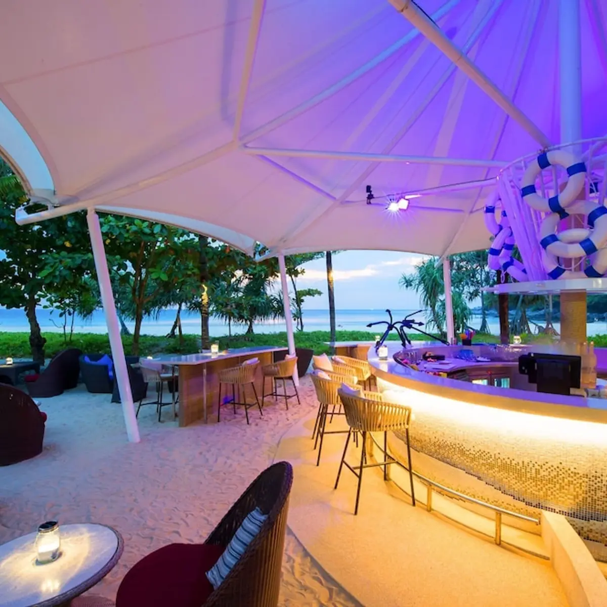 Centara Grand Beach Resort Phuket, Karon, Thailand 6