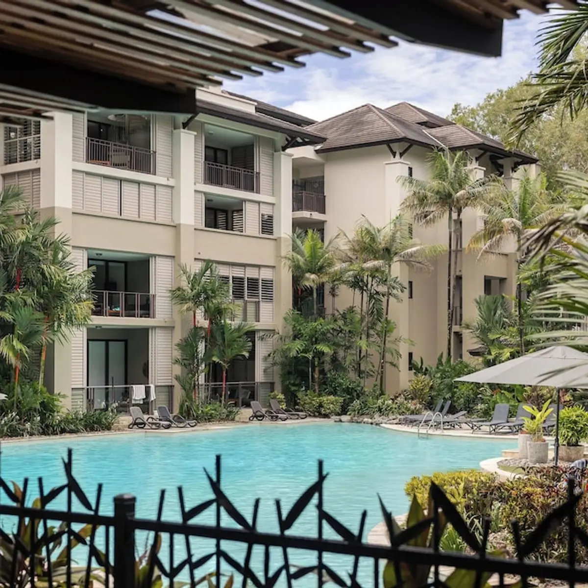Pullman Palm Cove Sea Temple Resort and Spa, Palm Cove, Australia 7