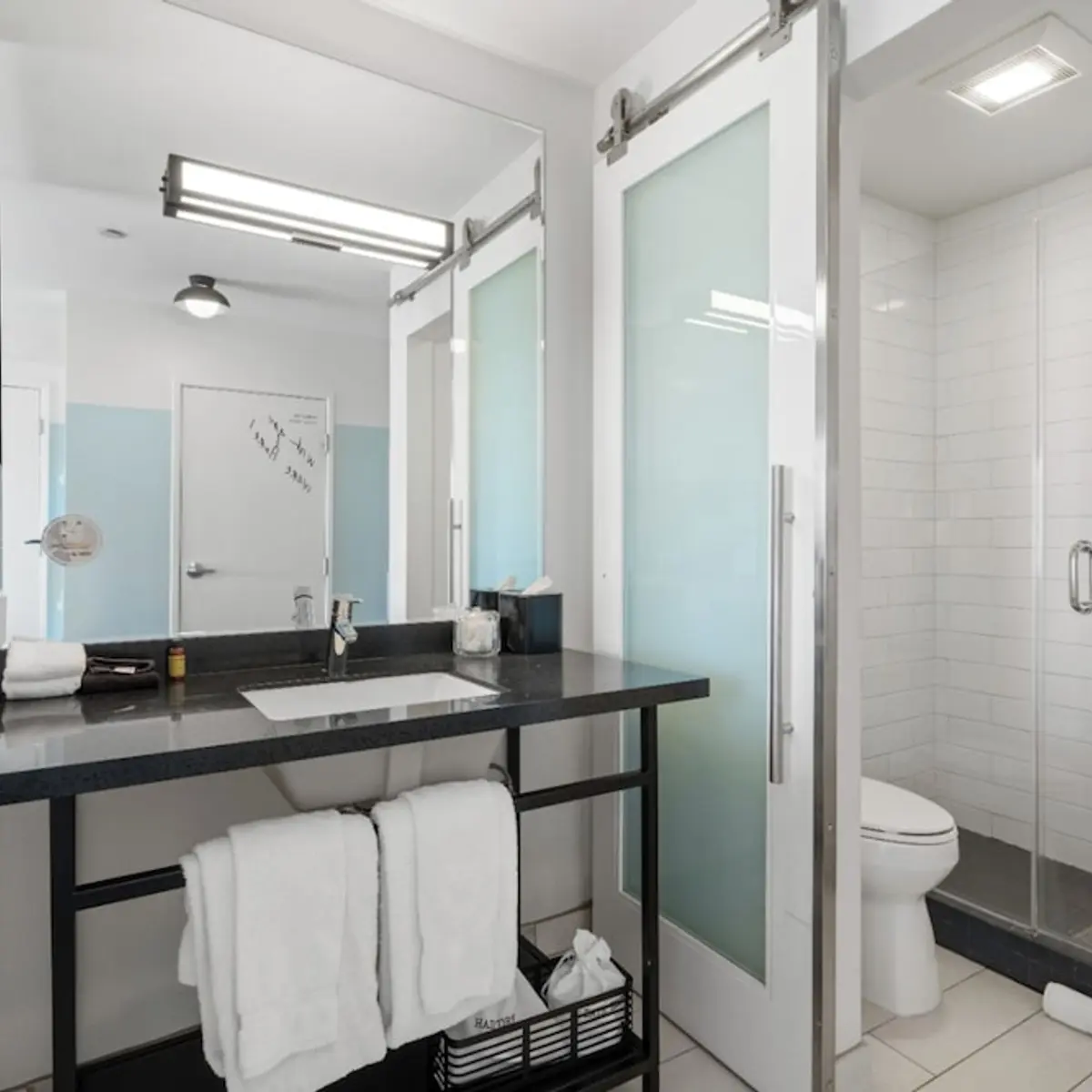 Hotel Erwin Venice Beach, Venice, United States 5