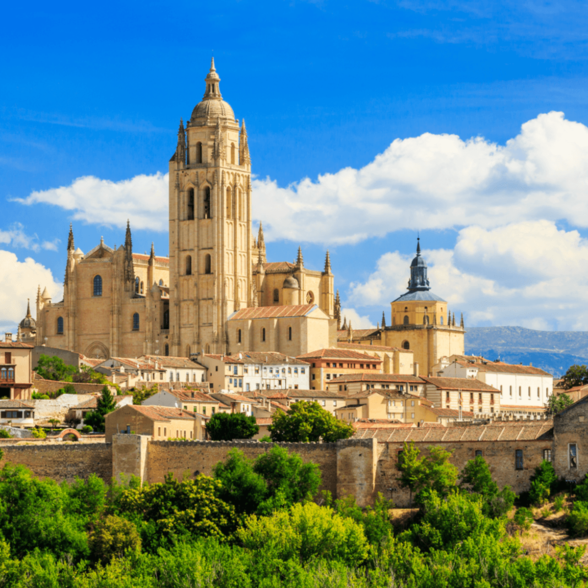 Deluxe 19-tägige Wanderreise auf dem Spanischen Jakobsweg mit San Sebastián, der Weinregion Rioja & Santiago von  8