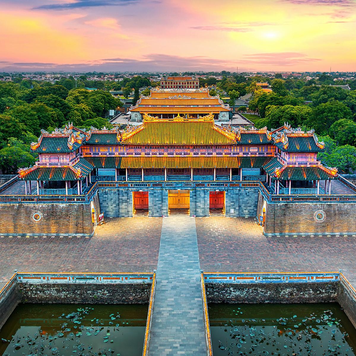 Deluxe 17-Day Ultimate Vietnam with Sapa, Hue & Hoi An 2027 by  3