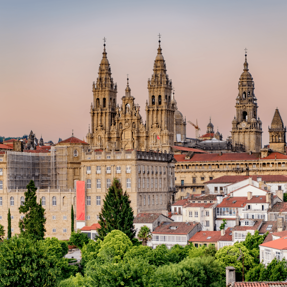 Deluxe 19-tägige Wanderreise auf dem Spanischen Jakobsweg mit San Sebastián, der Weinregion Rioja & Santiago von  2