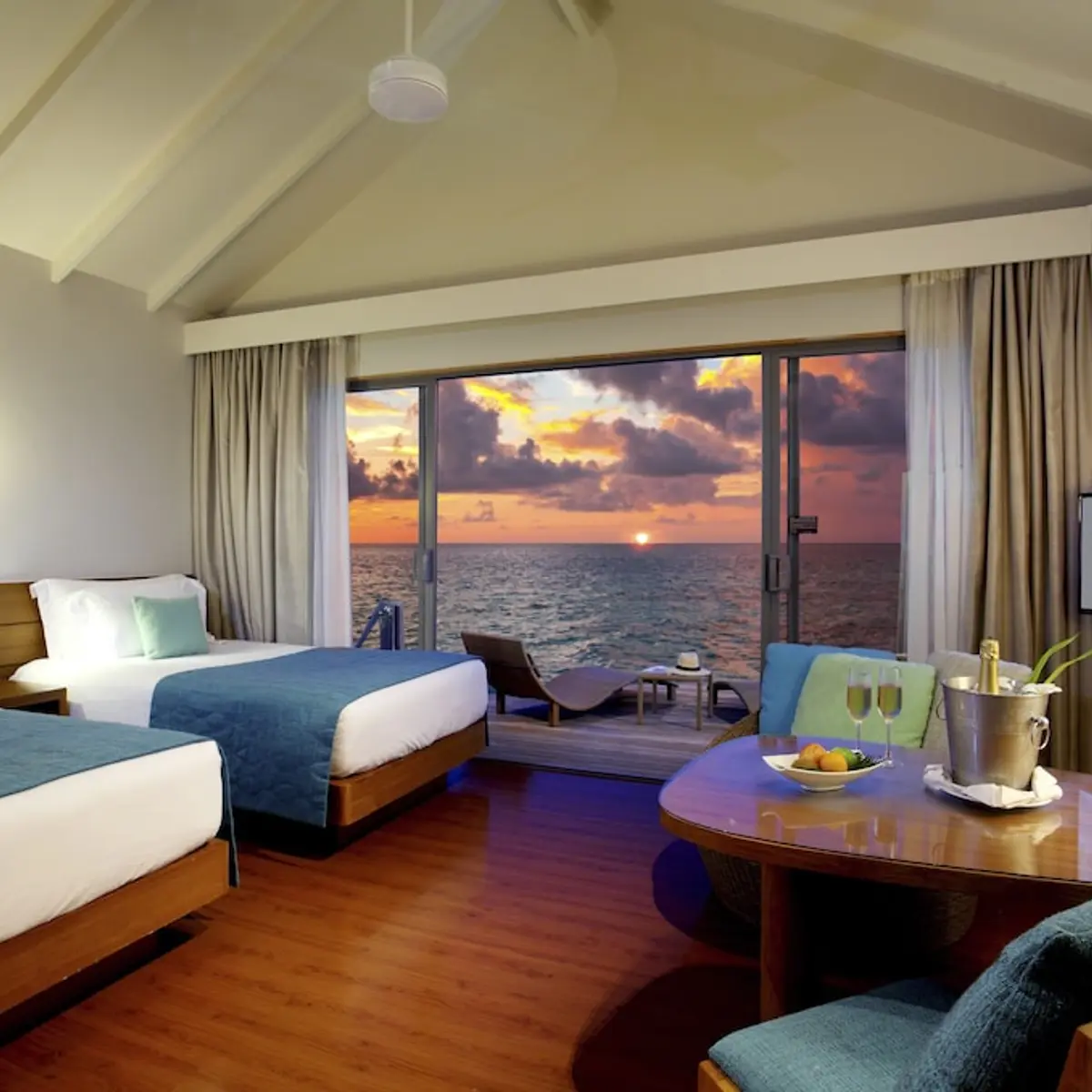 Centara Ras Fushi Resort & Spa Maldives - Adults Only, Giravaru, Maldives 5