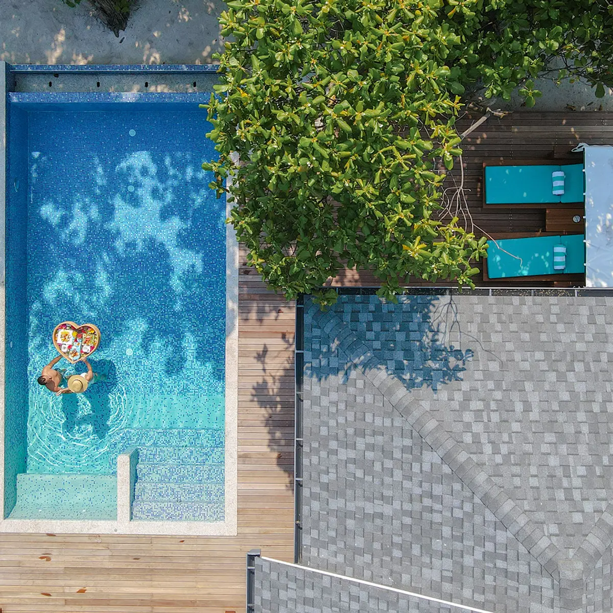 Hideaway Beach Resort and Spa, Dhonakulhi Island, Maldives 8