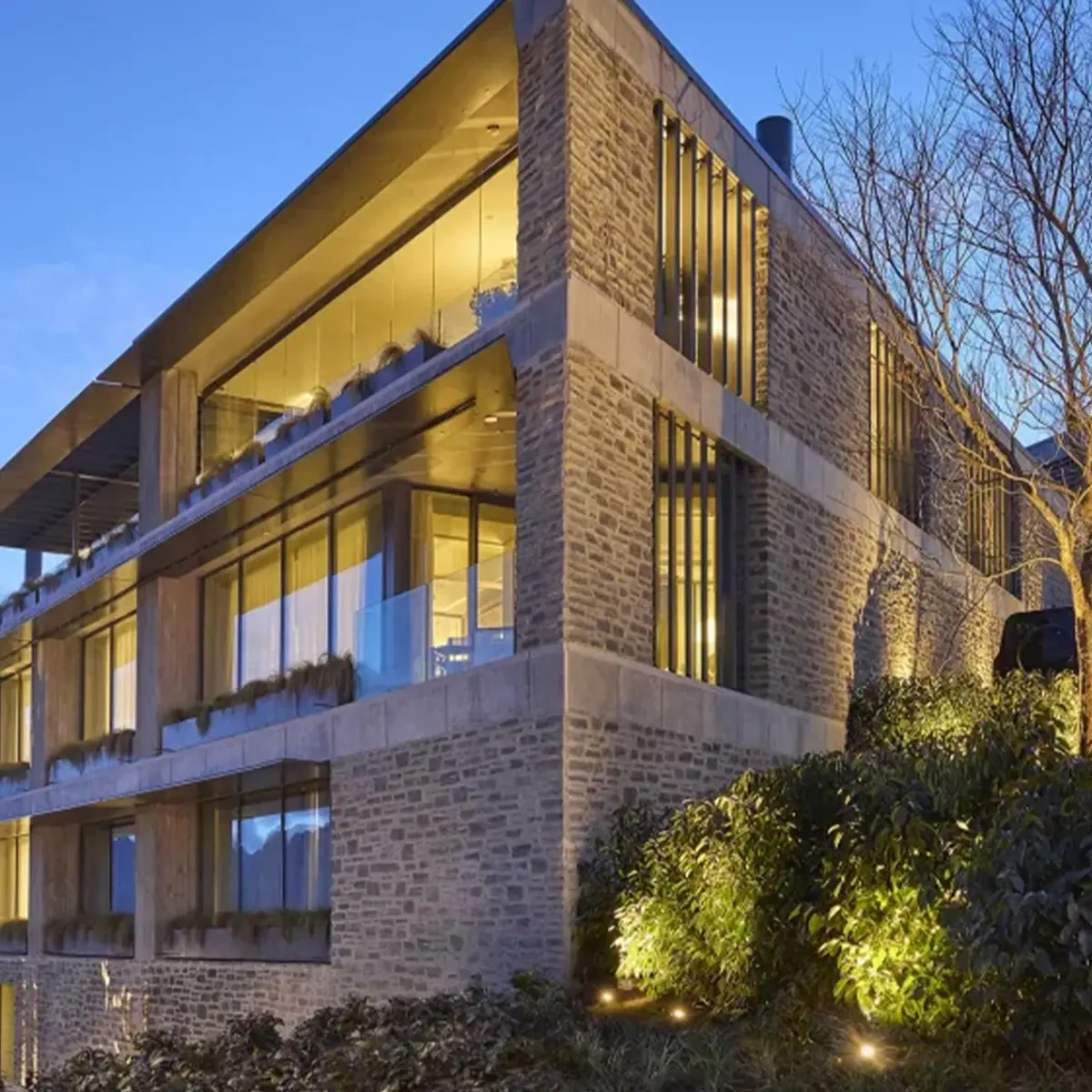 ROKI Collection, Queenstown, New Zealand 4