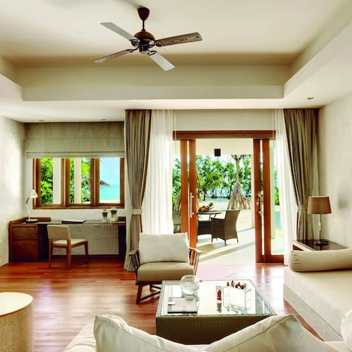 Hideaway Beach Resort and Spa, Dhonakulhi, Maldives 8
