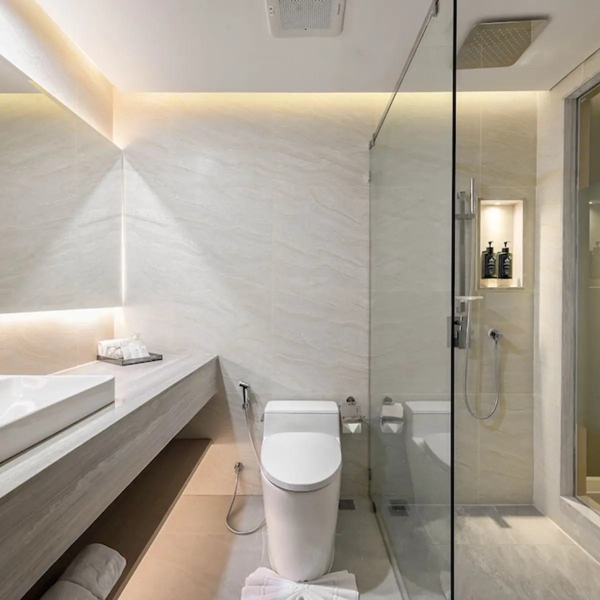 Amora Beach Resort Phuket, Choeng Thale, Thailand 5